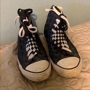 Blue and gray insulated converse